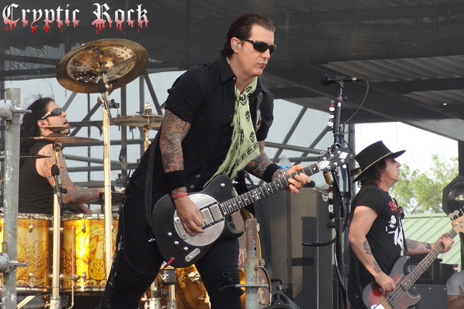 Keith Nelson of Buckcherry live 