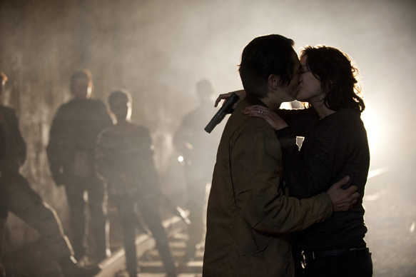 Glenn (Steven Yeun) and Maggie Greene (Lauren Cohan) - The Walking Dead _ Season 4, Episode 15 - Photo Credit: Gene Page/AMC