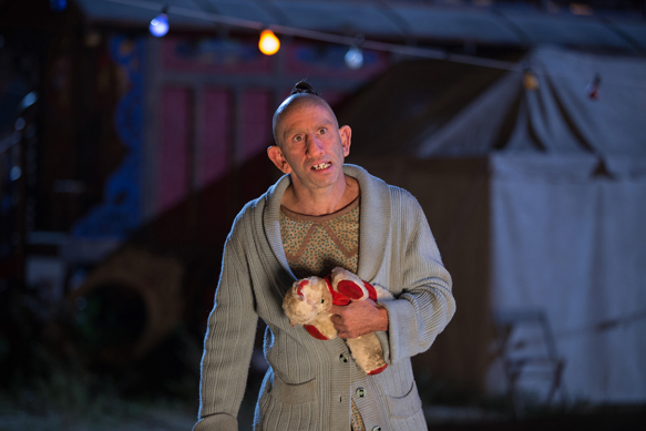 AMERICAN HORROR STORY: FREAK SHOW "Tupperware Party Massacre"- Episode 409 (Airs Wednesday, December 10, 10:00 PM e/p) --Pictured: Christopher Neiman as Salty. CR: Sam Lothridge/FX