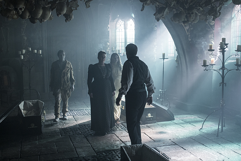 Graham Butler as Peter Murray, Noni Stapleton as Mrs Gladys Murray, Olivia Llewellyn as Mina and Timothy Dalton as Sir Malcolm Murray in Penny Dreadful (season 2, episode 8). - Photo: Jonathan Hession/SHOWTIME 