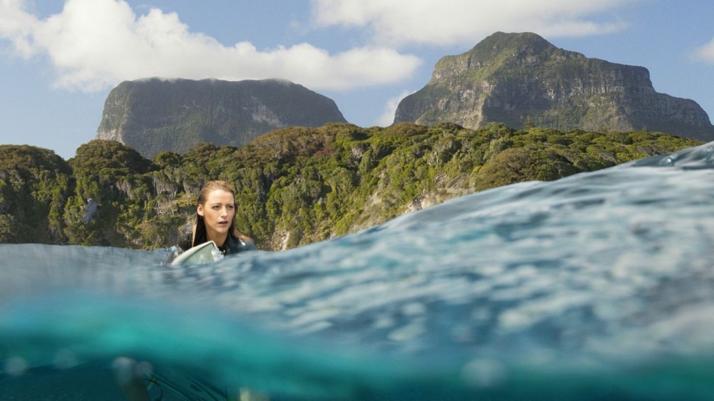 Still from The Shallows 