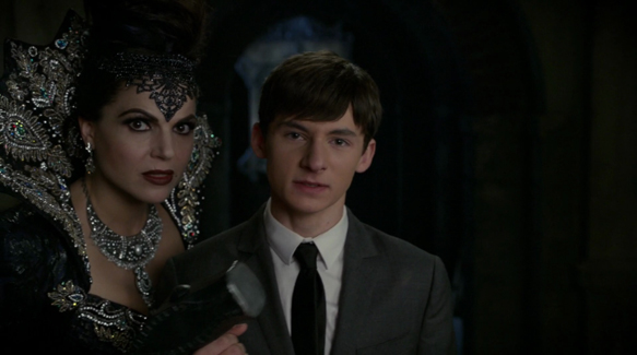 Once-Upon-a-Time-6x08-Ill-Be-Your-Mirror-Evil-Queen-asked-Henry-to-smash-the-Dragons-heart-using-Hammer-of-Hephaestus