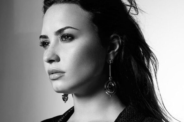 9. Demi Lovato's Blue Hair on the Cover of "Tell Me You Love Me" Album - wide 3