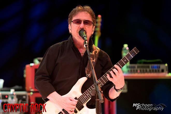 Blue Oyster Cult live 