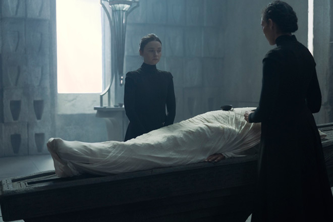 Jessica Barden, Camilla Beeput - Dune Prophecy (episode 1) 