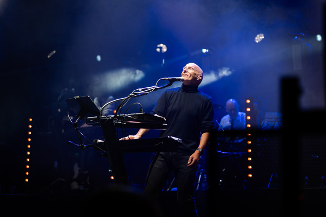 Midge Ure performing live