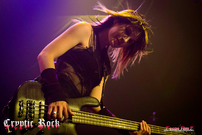 Emma Anzai of Sick Puppies live in NYC 2016